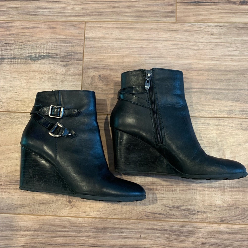 Sharon wedge bootie